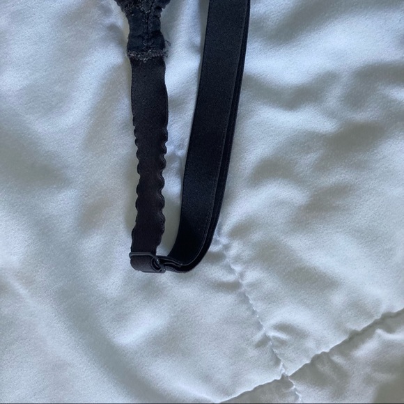 Victoria Secret Unlined Bra - Picture 2 of 4